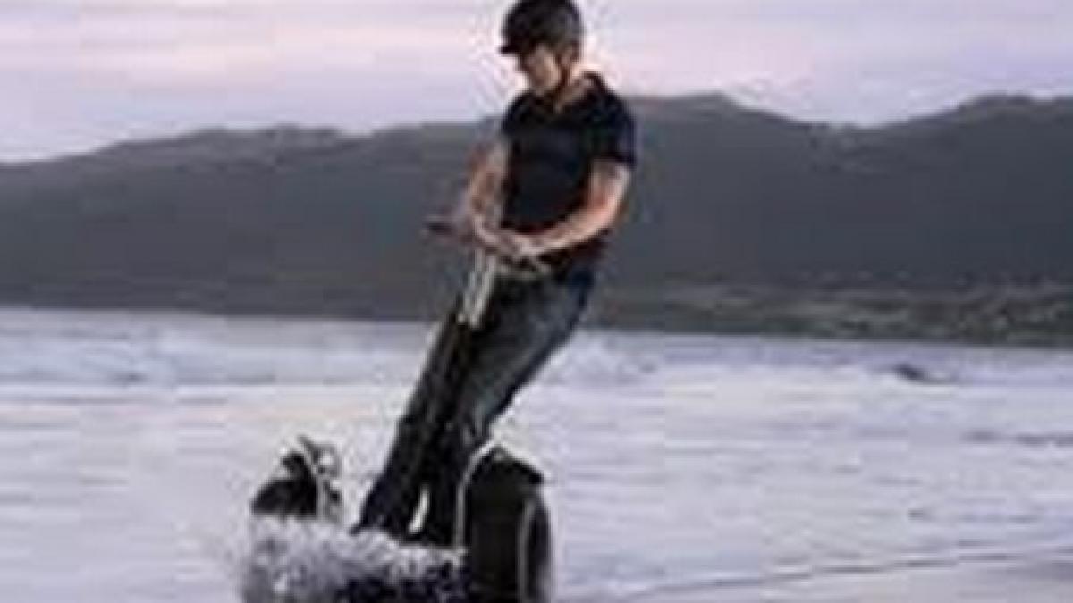 proprietarul segway a murit in timp ce se plimba cu unul din vehiculele sale video