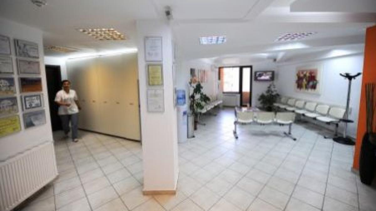 unu din cinci romani se trateaza in sistemul privat video