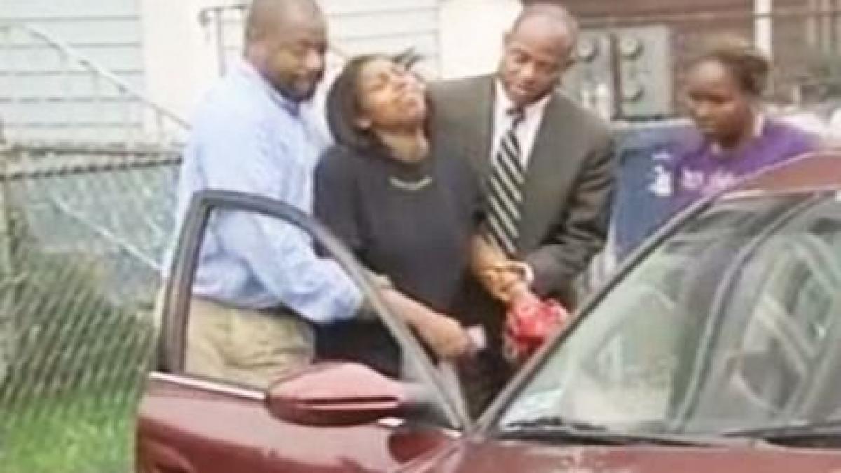 atacuri armate in sua patru oameni inclusiv un copil au fost ucisi video