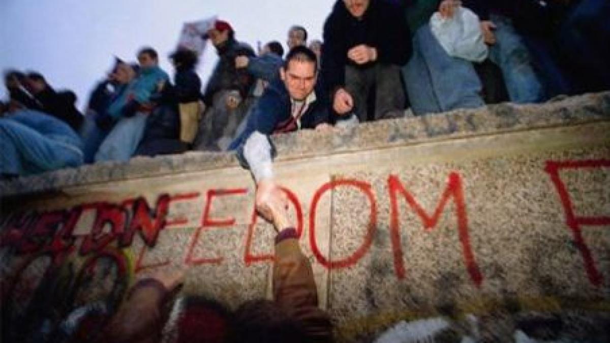 germania isi sarbatoreste ziua nationala au trecut 20 de ani de la caderea zidului berlinului video