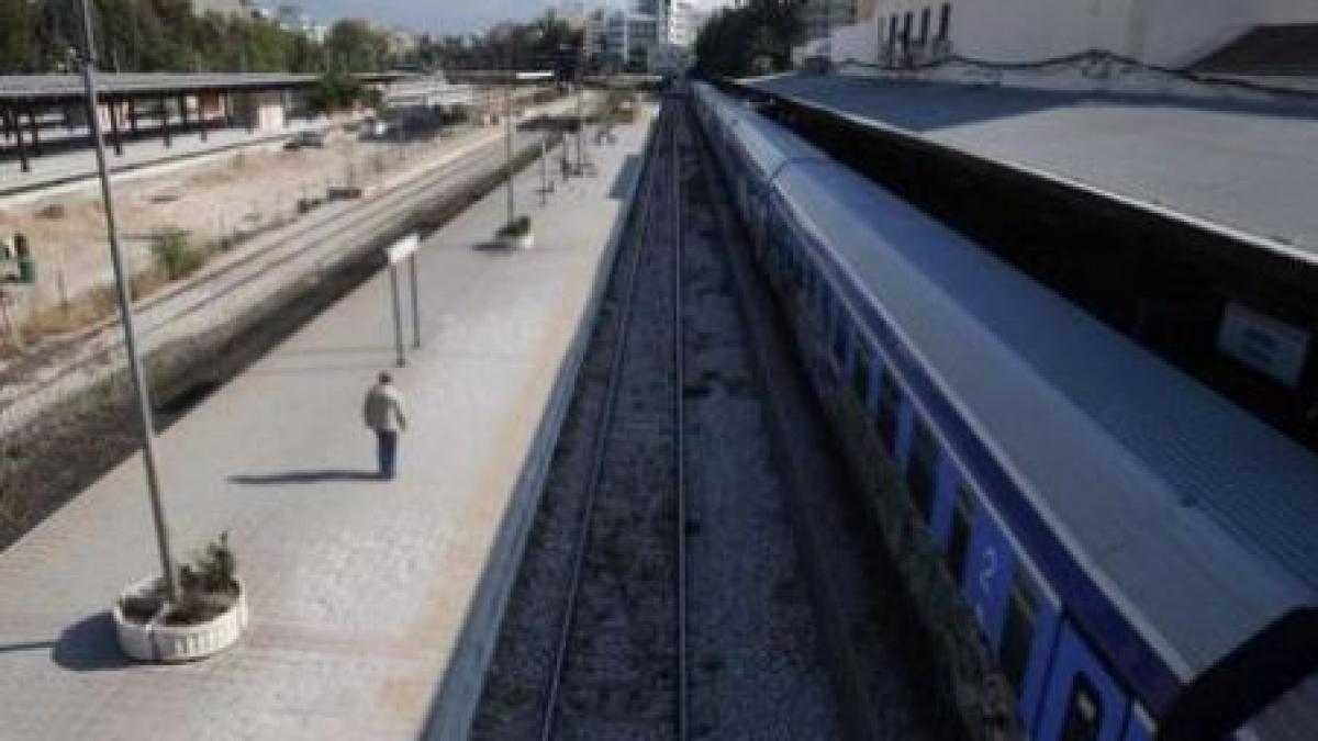 doua trenuri de calatori s au ciocnit in bulgaria cel putin 15 oameni au fost raniti