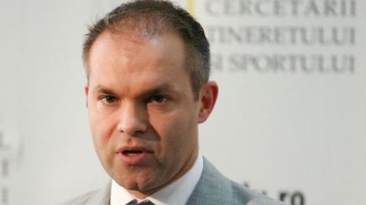 ministrul funeriu are doar 11 clase recunoscute in romania video