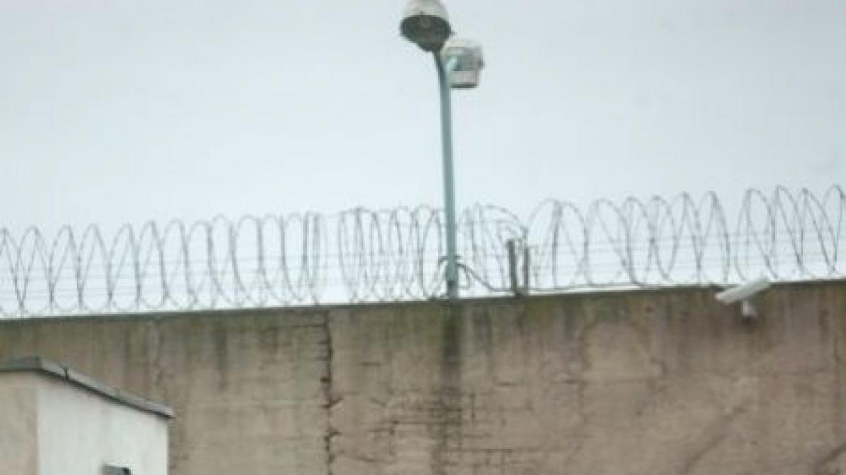 un detinut de la penitenciarul aiud a evadat politistii l au gasit dupa o ora si jumatate