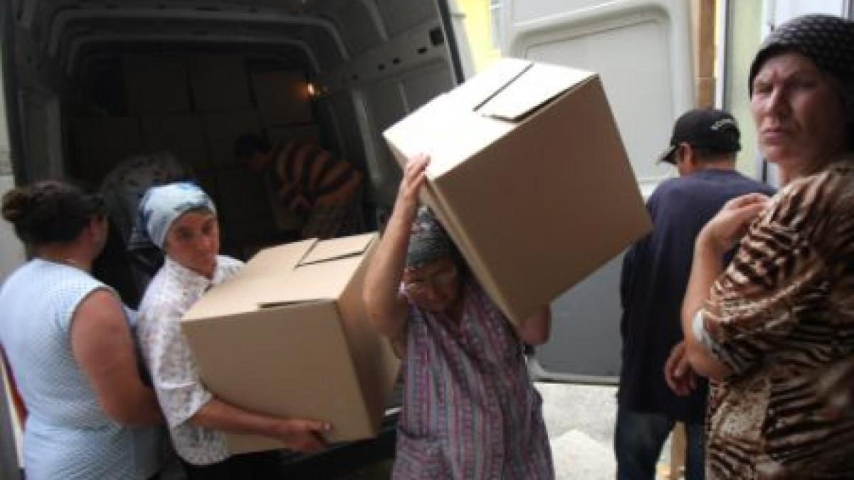 ajutoare pentru bucurestenii defavorizati peste 85 000 de oameni vor primi alimente de la ue video