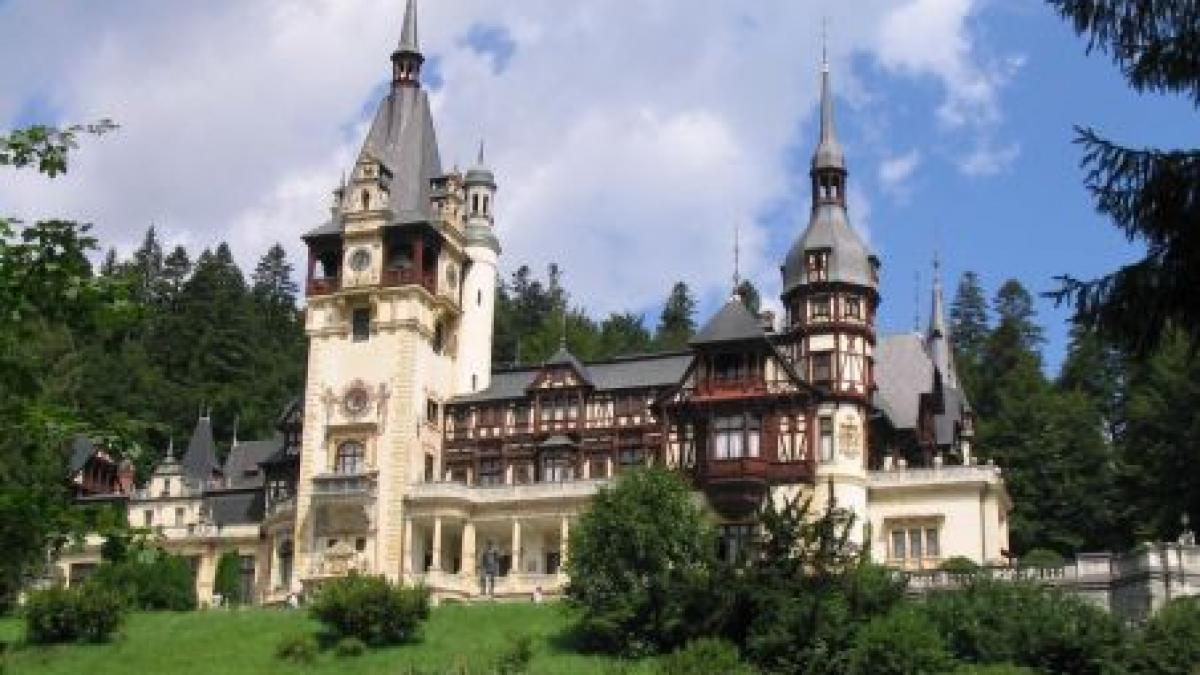 castelele peles si pelisor inchise pentru curatenie