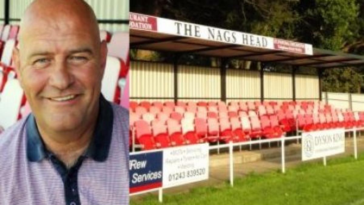 pericolul telefoanelor mobile un antrenor englez demis in pauza meciului