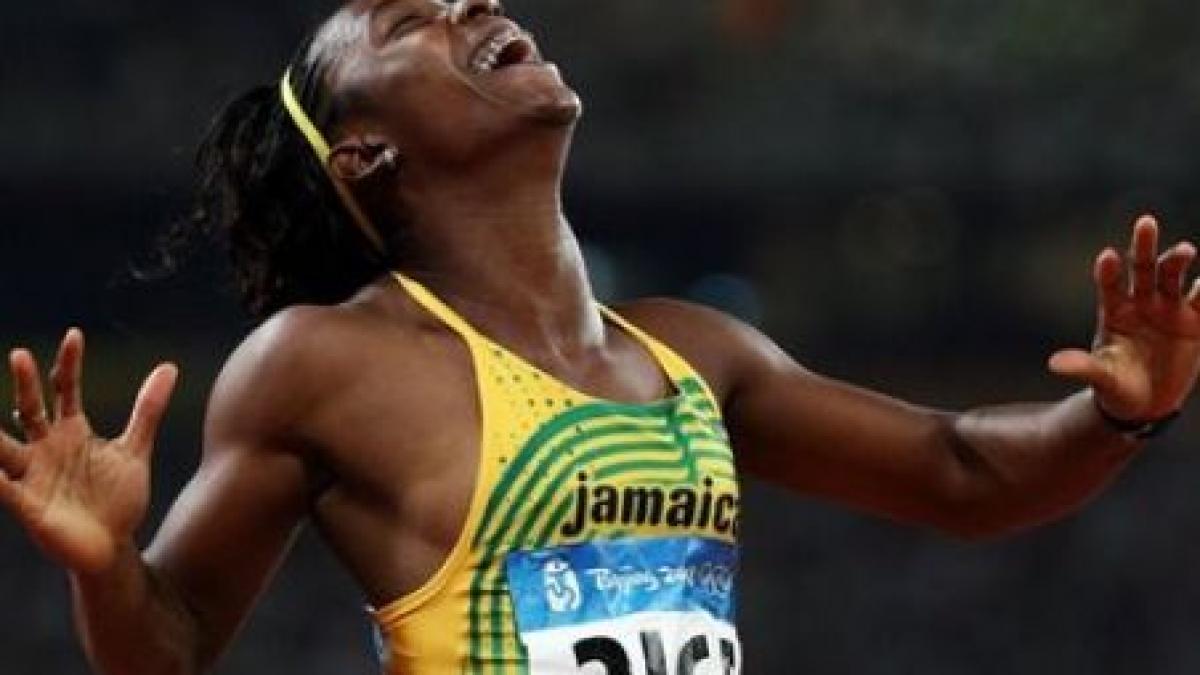 suspendare de sase luni pentru campioana sprintului shelly ann fraser