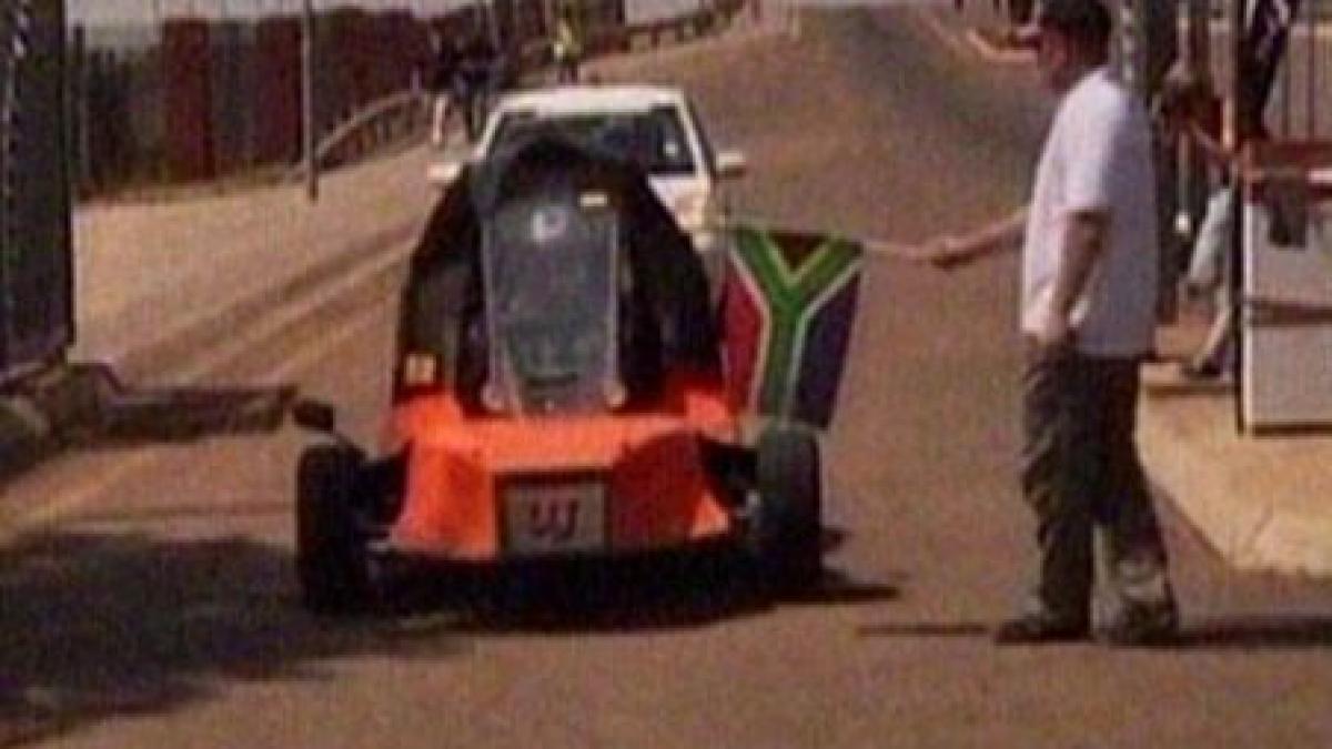 cursa masinilor ecologice 4 000 de kilometri cu un automobil propulsat cu energie solara video