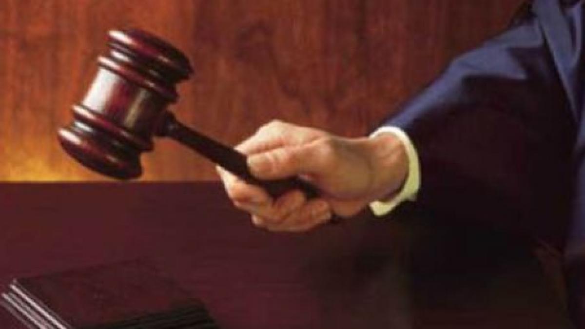 sua cere despagubiri de peste un miliard dolari de la directorii mai multor banci prabusite