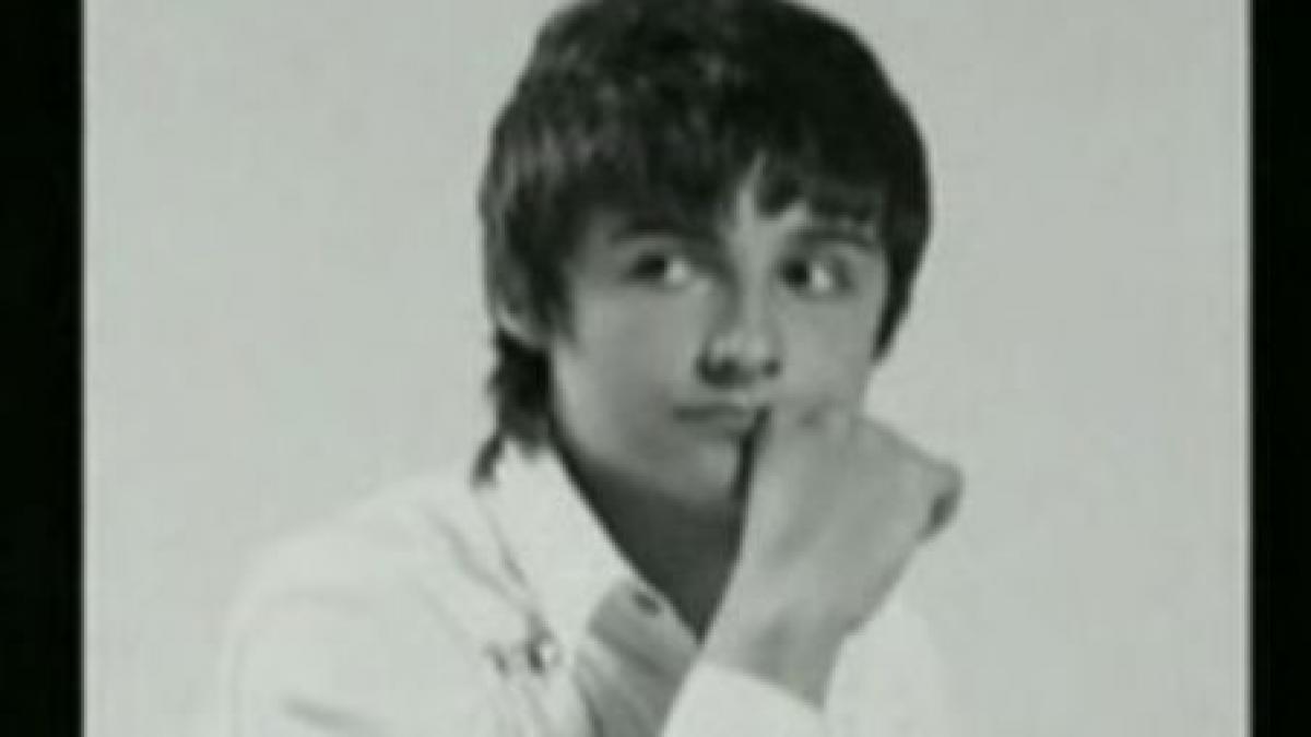 500 de persoane l au condus pe ultimul drum pe adolescentul ucis in craiova video