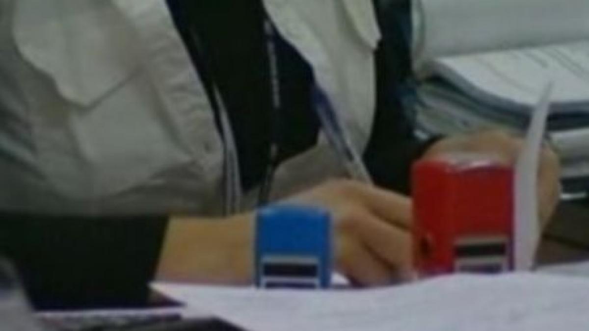 ordonanta creditelor ajuta bancile sa pastreze costurile mari la imprumuturi video