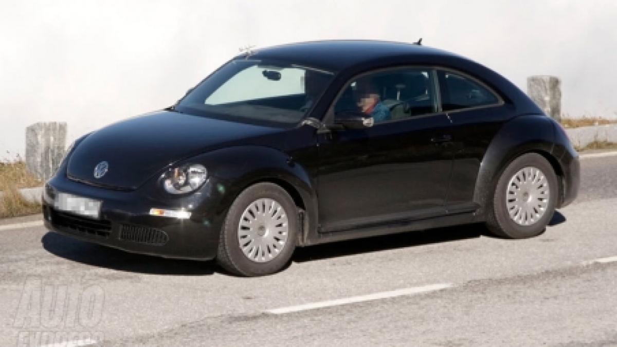 noua generatie volkswagen beetle in primele imagini fara prea mult camuflaj foto