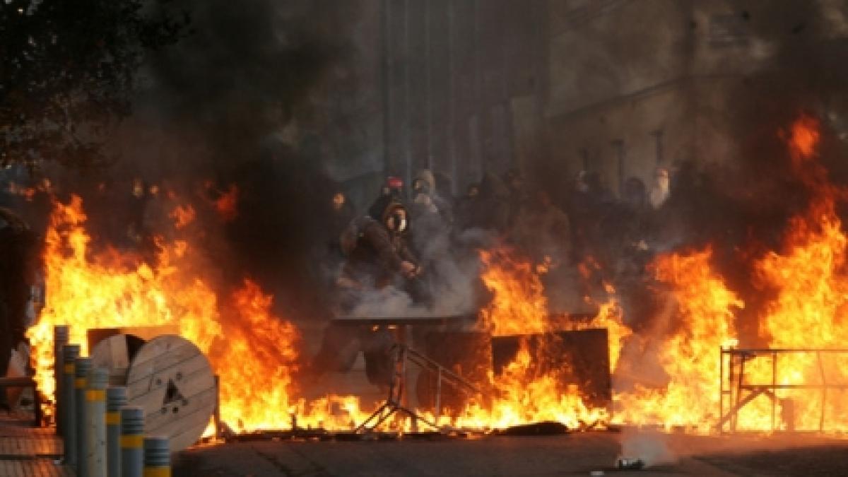 politistul grec care a ucis un elev in 2008 provocand violentele din atena condamnat la inchisoare