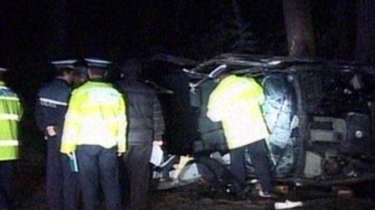 infotrafic un om a murit si un altul a fost ranit intr un accident rutier langa voluntari