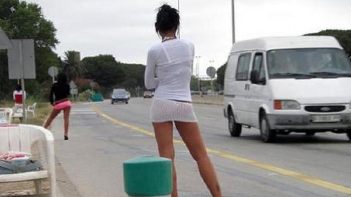 politisti francezi condamnati la inchisoare dupa ce au violat o prostituata romanca