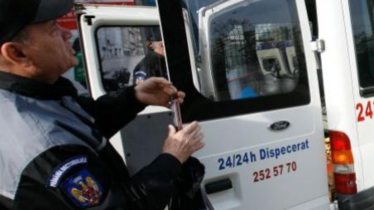 duba care transporta detinuti implicata intr un accident in centrul capitalei