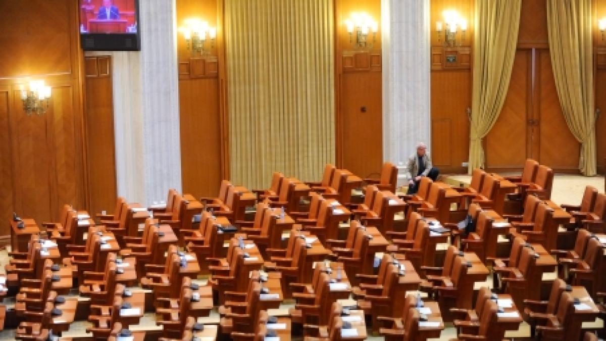 parlamentarii care lipsesc de la sedinte ar putea fi sanctionati