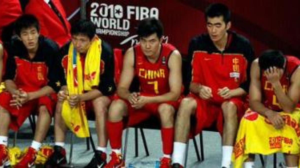 echipa de baschet a chinei suspendata dupa bataia din meciul cu brazilia