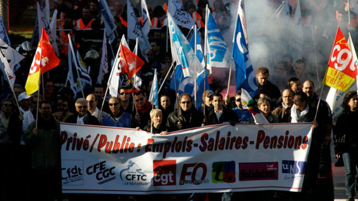 franta sute de mii de oameni au protestat in peste 200 de orase fata de cresterea varstei de