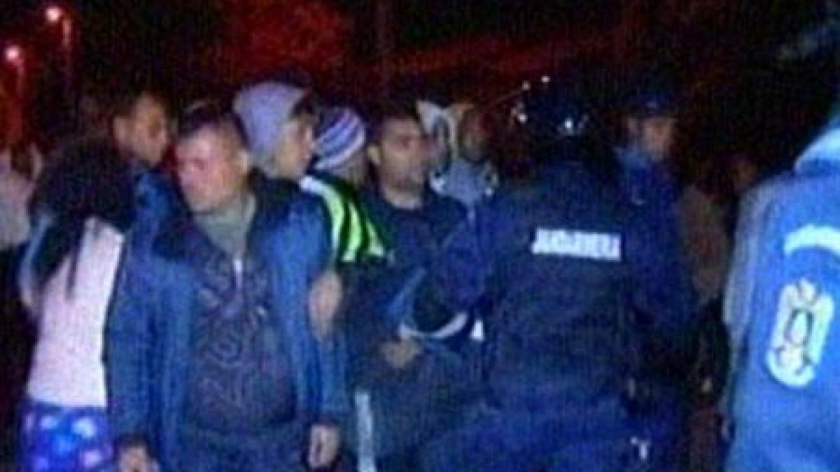 localnicii din glina s au razboit cu politistii pentru a doua noapte consecutiv