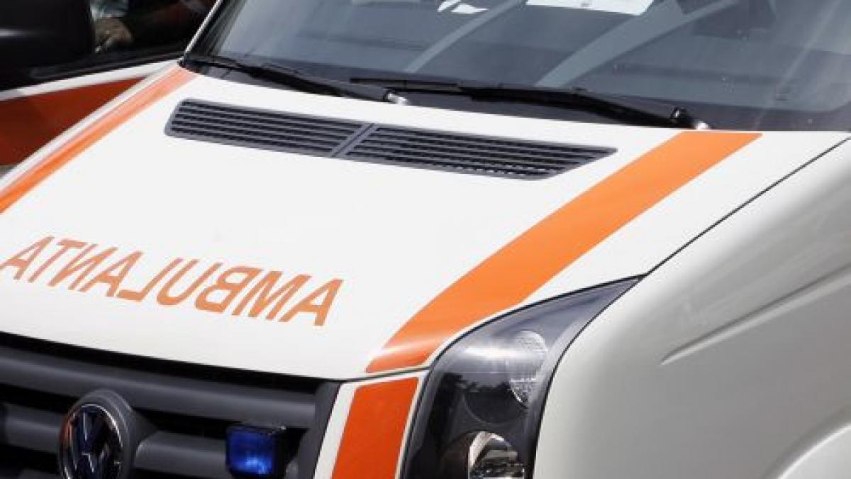 bacau copil internat dupa ce fratele sau a aruncat o sticla cu benzina in soba