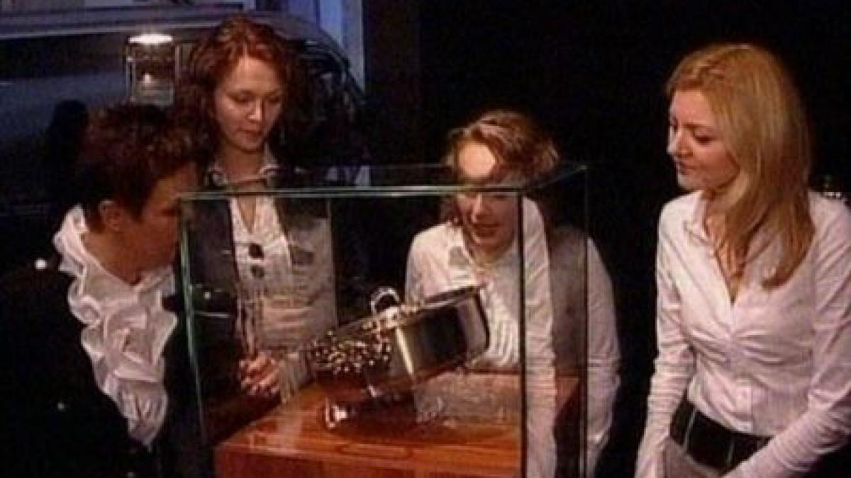 rusia tigaia incrustata cu diamante atractia targului milionarilor