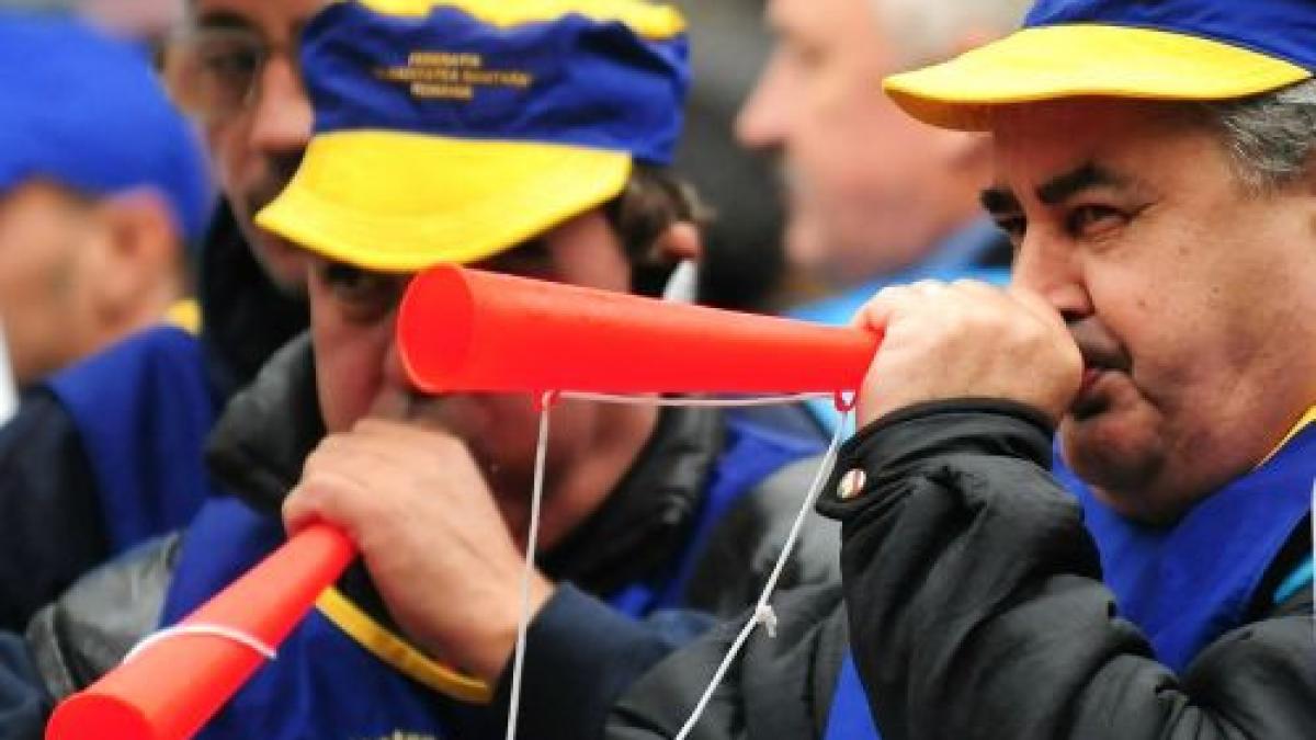 doua microbuze cu sindicalisti care veneau spre capitala intoarse din drum