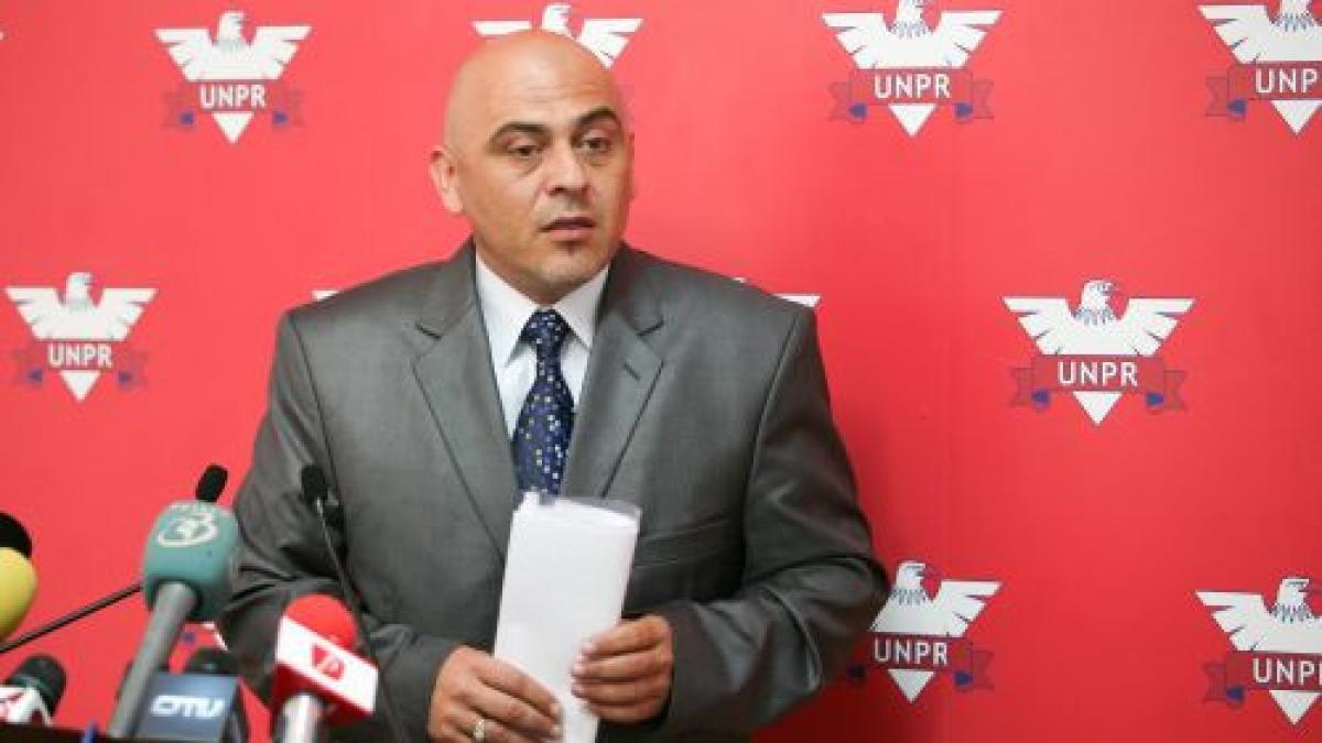vicepresedintele unpr liviu campanu demisioneaza din partid si voteaza motiunea opozitiei