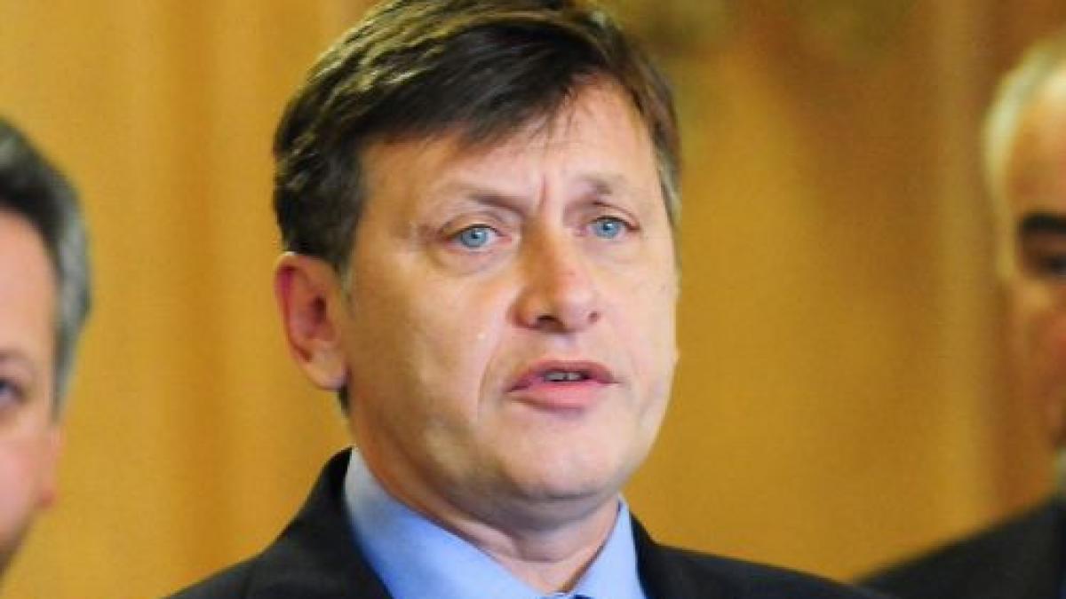 antonescu vinovati de esecul motiunii sunt parlamentarii transformati in taratoare mute