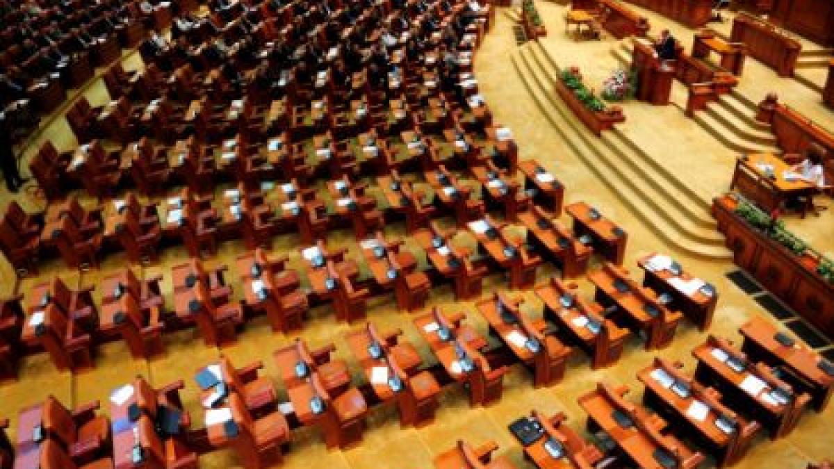 imbranceli in balconul salii de plen in timpul motiunii de cenzura un reporter a fost agresat