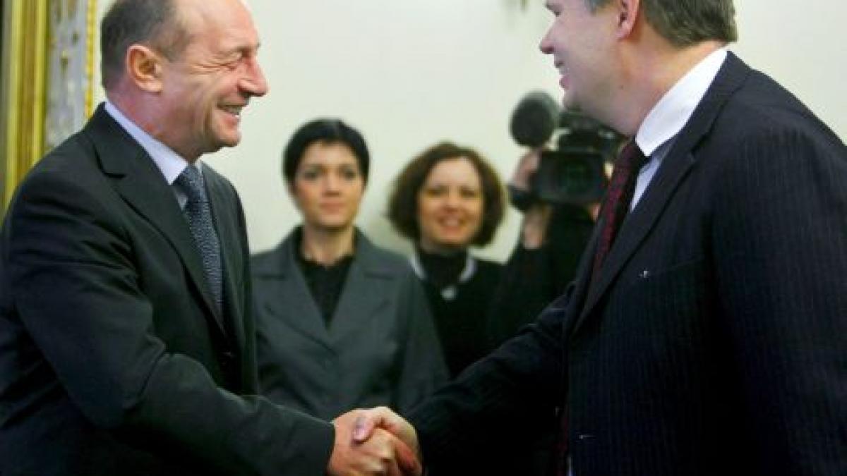 traian basescu le ar fi promis oficialilor fmi ca nu promulga legile adoptate din greseala