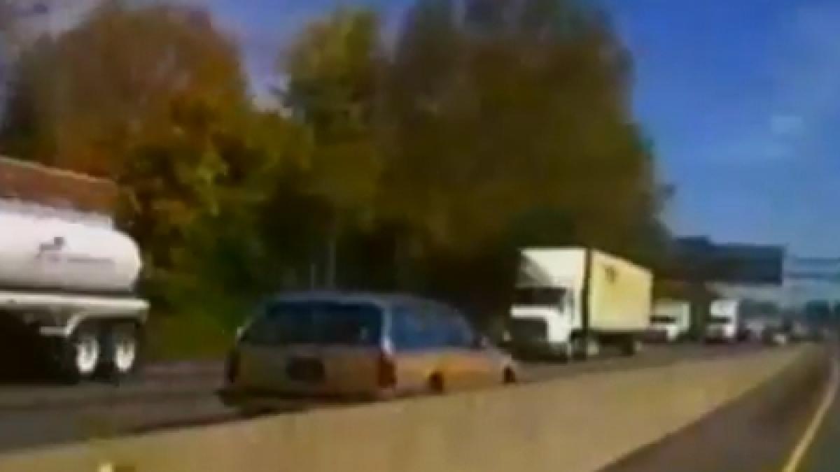 sua o batrana a provocat patru accidente pe o autostrada dupa ce condus pe contrasens