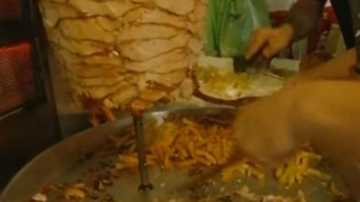 romanii mananca hamburgeri si saorme in valoare de peste 2 miliarde euro pe an