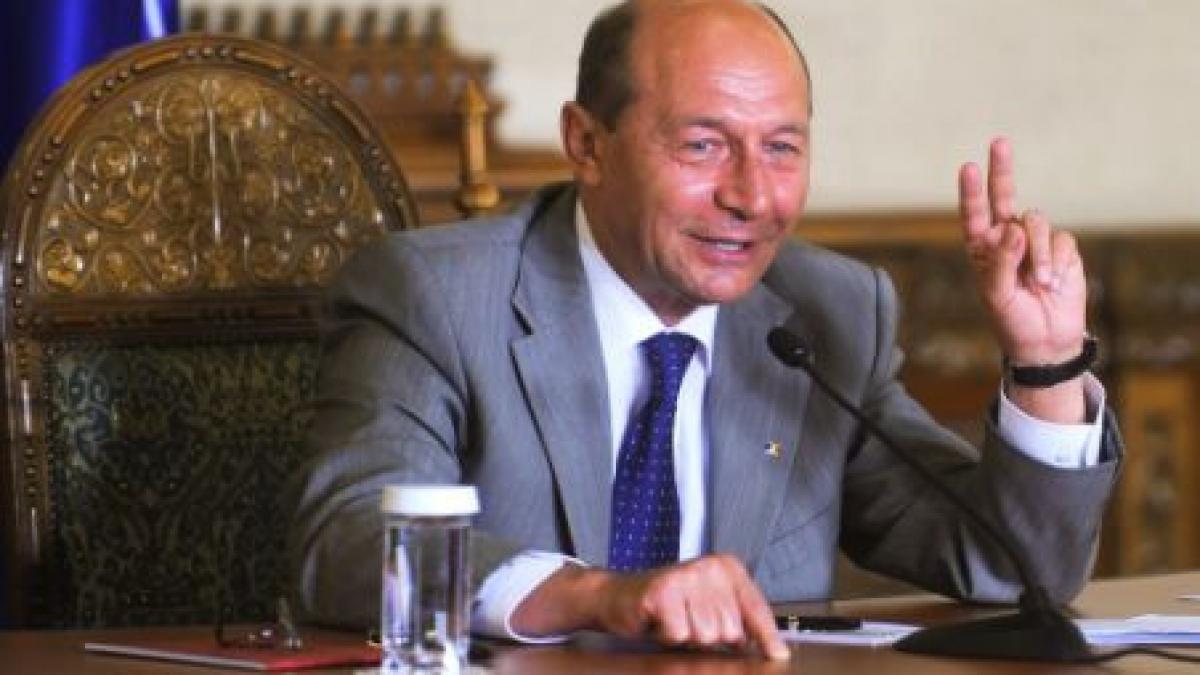 basescu despre legea educatiei daca opozitia vrea sa salveze tara sa ridice mana in parlament
