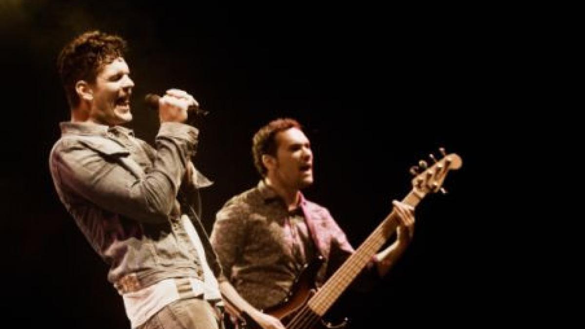 vama lanseaza un clip care ii are in rolul principal pe sarkozy si romii expulzati