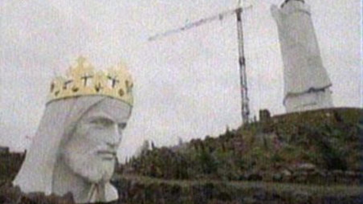polonezii construiesc cea mai mare statuie a lui iisus din lume 33 metri