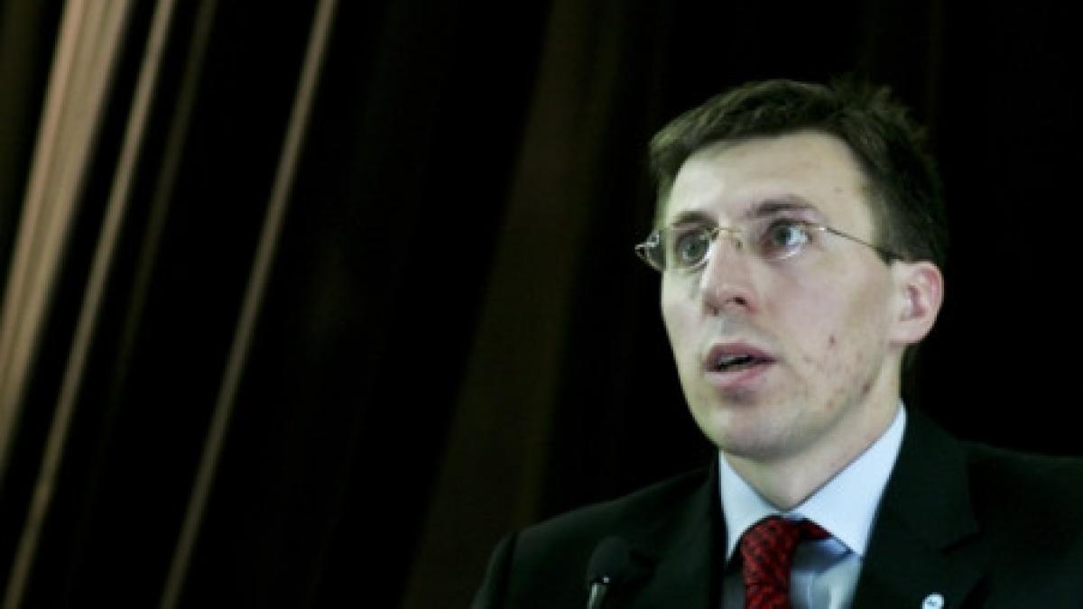 o strada din chisinau ar putea purta numele lui adrian paunescu