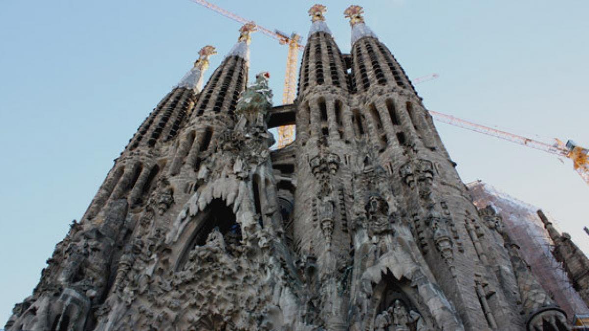 ceremonie impresionanta in barcelona sagrada familia ridicata la rang de bazilica de papa benedict