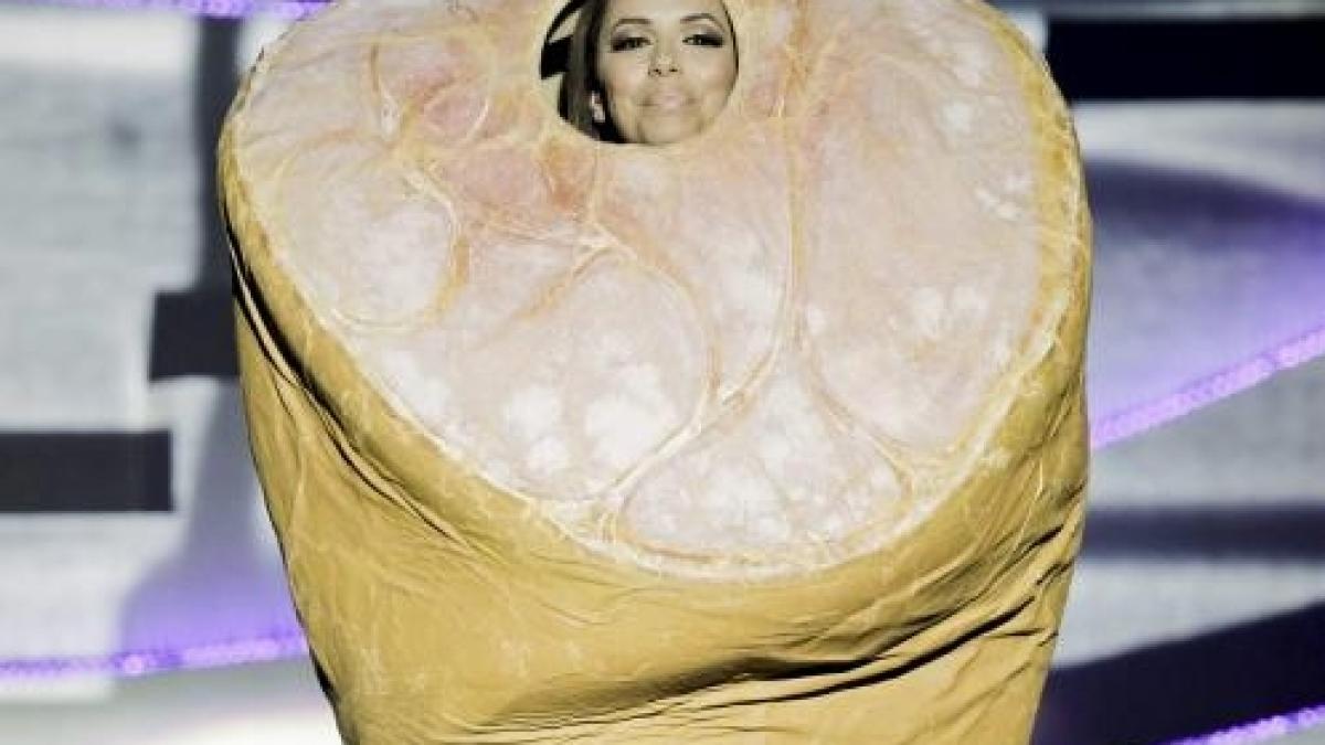 mtv europe music awards lady gaga a castigat trei premii eva longoria s a imbracat in sunca