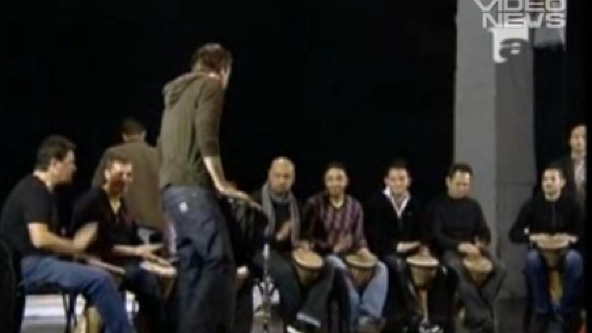 aproximativ o suta de actori periculosi joaca pe scena teatrului nottara