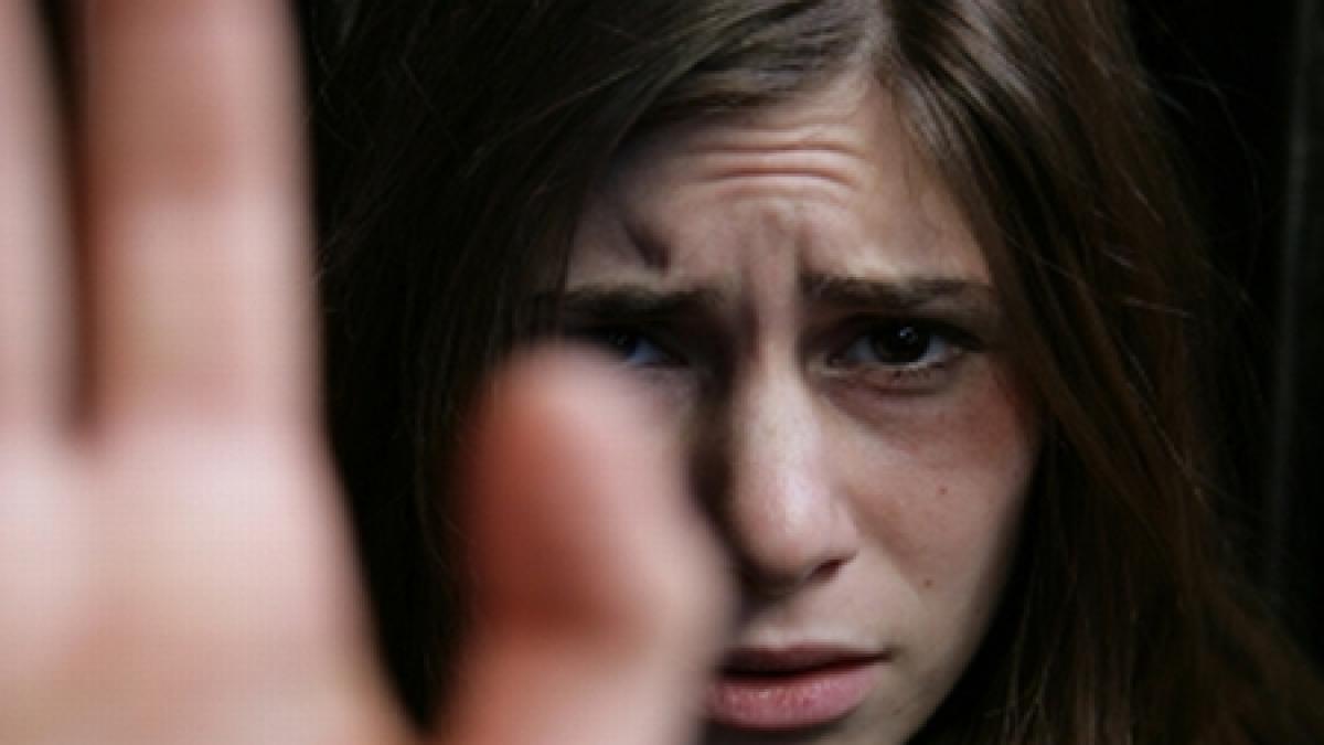 proiect legislativ privind violenta in familie adoptat de senat agresorul va fi evacuat din casa