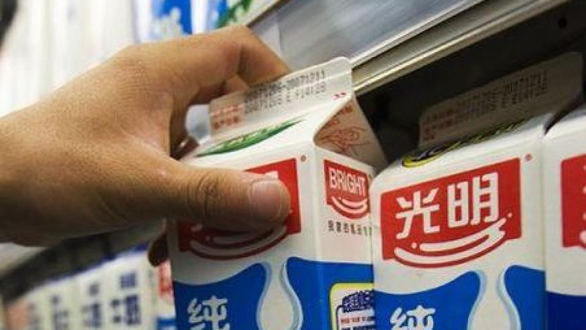 china barbat arestat pentru ca a protestat fata de o companie producatoare de lapte otravit