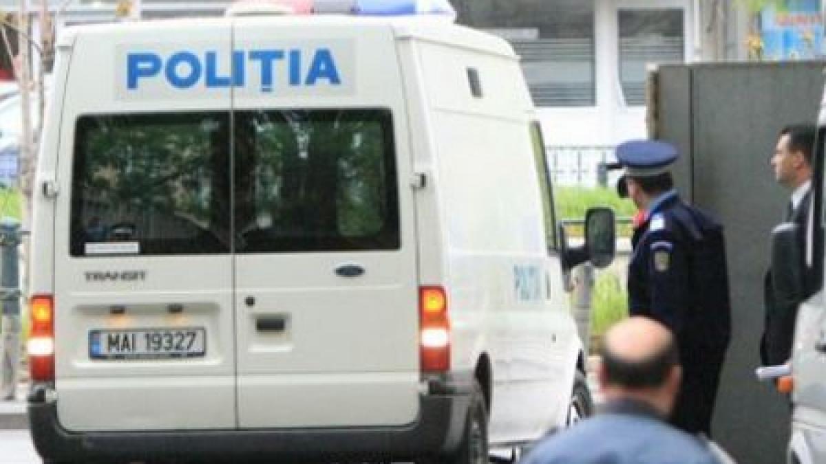 decanul baroului alba doi fosti ofiteri sie si un director din finante retinuti pentru 24 de ore