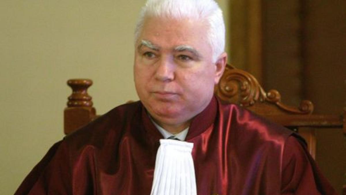 judecatorul lazaroiu in decizia ccr nu trebuia sa apara sintagma angajarea raspunderii este