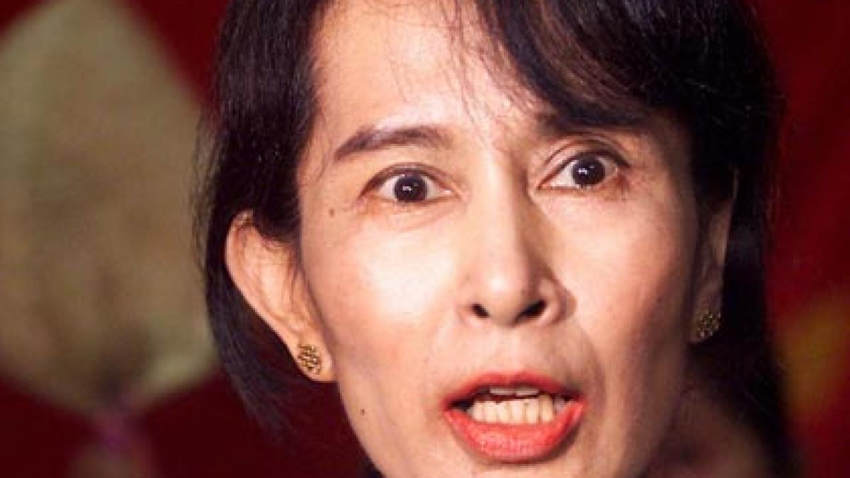 laureata premiului nobel pentru pace aung san suu kyi eliberata dupa sapte ani de arest la domiciliu