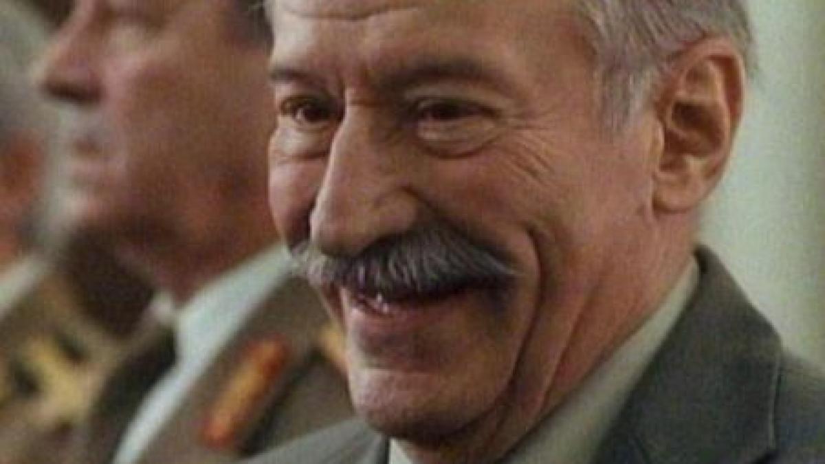 medalia de onoare a avut premiera ion iliescu unul dintre actori nu a fost prezent