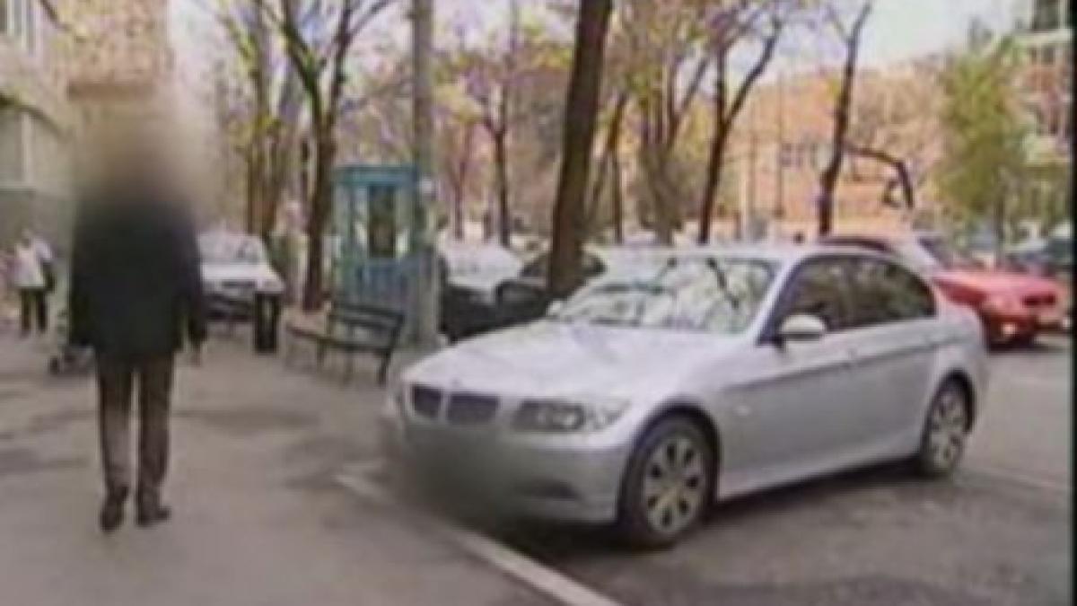 romanii isi amaneteaza masinile din cauza crizei