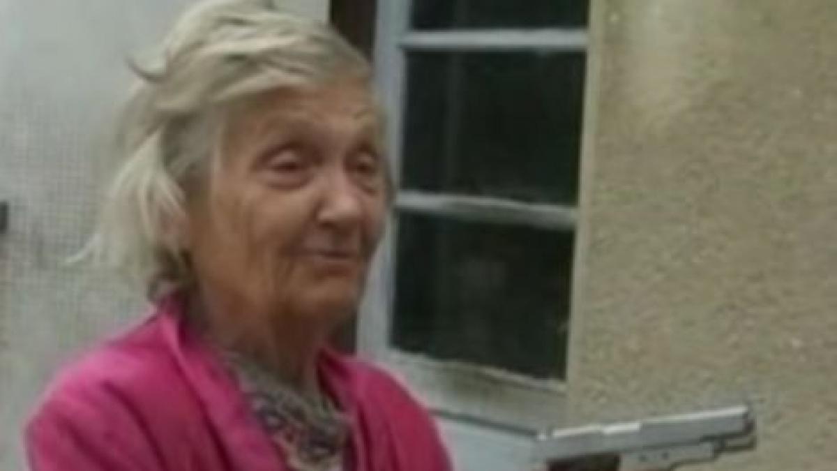 constanta o batrana de 77 de ani vrea permis port arma pentru a se apara de atacatori
