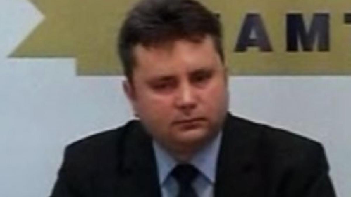 seful ipj neamt in lacrimi de ce e interlop mararu pentru ca dadea bani la oameni si le lua camata