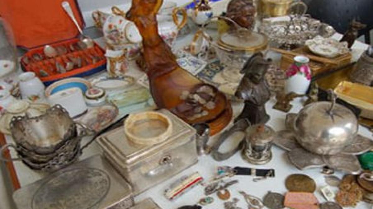 retea de traficanti de obiecte arheologice anihilata de politisti